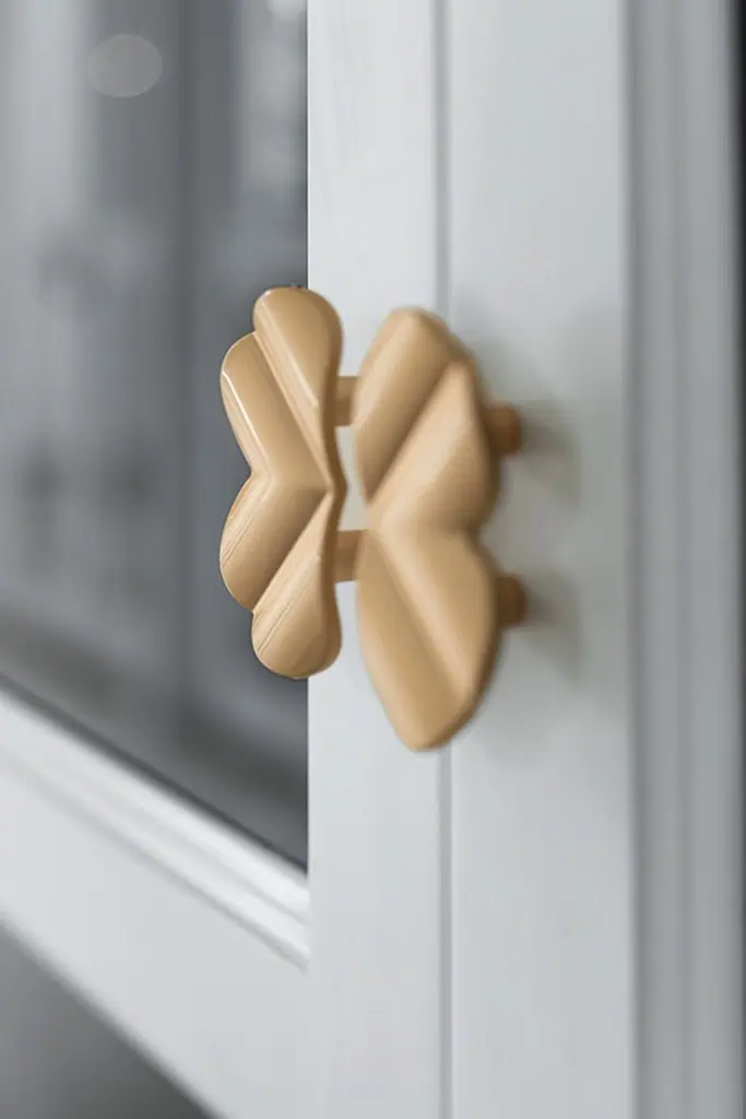 interior design finishing gold handle